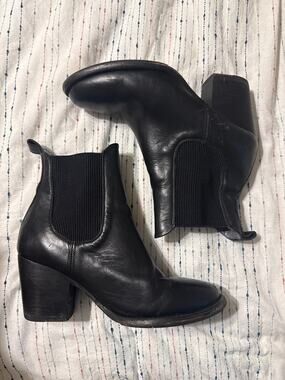Mark Nason Los Angeles Women’s Black Leather Heeled Boots Size 9